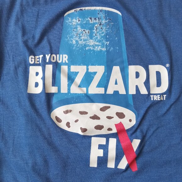 Dairy Queen Graphic Print Crew Neck Sweatshirt and 2 T-Shirts Bundle Size Medium - Picture 12 of 12